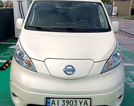 Белый Ниссан NV200, объемом двигателя 0 л и пробегом 146 тыс. км за 10500 $, фото 4 на Automoto.ua