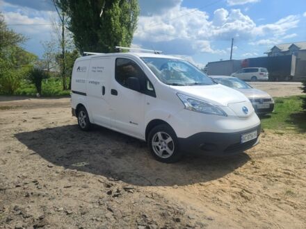 Білий Ніссан NV200, об'ємом двигуна 0 л та пробігом 70 тис. км за 8400 $, фото 1 на Automoto.ua