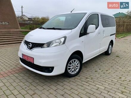 Белый Ниссан NV200, объемом двигателя 1.5 л и пробегом 190 тыс. км за 12800 $, фото 1 на Automoto.ua