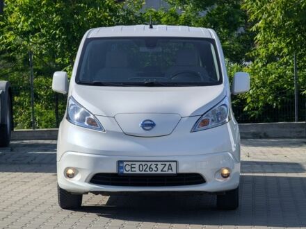 Белый Ниссан NV200, объемом двигателя 0 л и пробегом 169 тыс. км за 10300 $, фото 1 на Automoto.ua