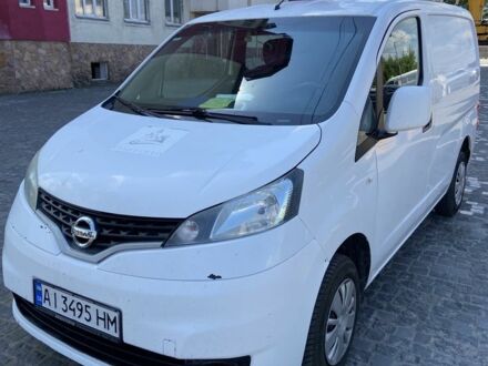 Белый Ниссан NV200, объемом двигателя 1.5 л и пробегом 135 тыс. км за 12000 $, фото 1 на Automoto.ua