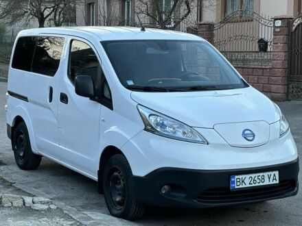 Білий Ніссан NV200, об'ємом двигуна 0 л та пробігом 106 тис. км за 10500 $, фото 1 на Automoto.ua