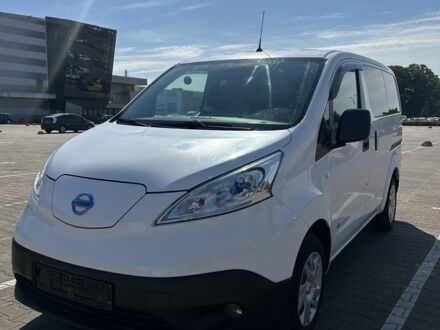 Белый Ниссан NV200, объемом двигателя 0 л и пробегом 73 тыс. км за 304 $, фото 1 на Automoto.ua