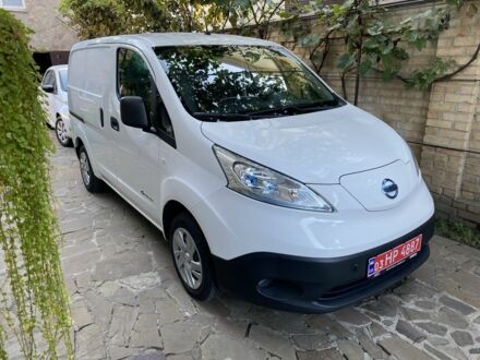 Белый Ниссан NV200, объемом двигателя 0 л и пробегом 39 тыс. км за 360 $, фото 1 на Automoto.ua