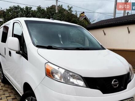 Белый Ниссан NV200, объемом двигателя 2 л и пробегом 60 тыс. км за 15400 $, фото 1 на Automoto.ua