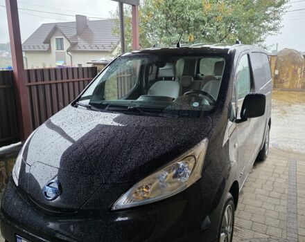 Черный Ниссан NV200, объемом двигателя 0 л и пробегом 120 тыс. км за 8600 $, фото 9 на Automoto.ua