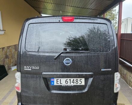 Черный Ниссан NV200, объемом двигателя 0 л и пробегом 120 тыс. км за 8600 $, фото 7 на Automoto.ua