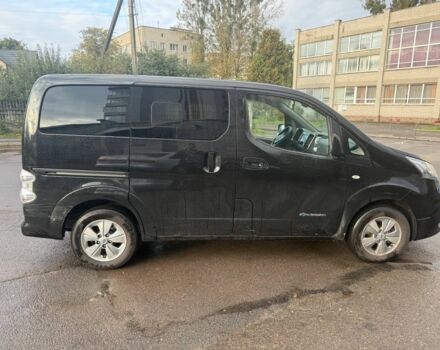 Черный Ниссан NV200, объемом двигателя 0 л и пробегом 135 тыс. км за 9500 $, фото 6 на Automoto.ua