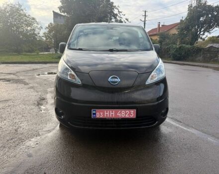 Черный Ниссан NV200, объемом двигателя 0 л и пробегом 135 тыс. км за 9500 $, фото 1 на Automoto.ua