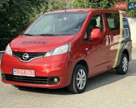 Красный Ниссан NV200, объемом двигателя 1.5 л и пробегом 212 тыс. км за 9200 $, фото 16 на Automoto.ua