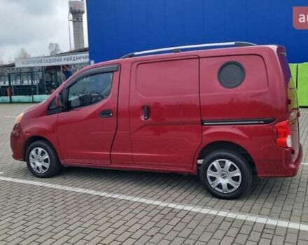 Червоний Ніссан NV200, об'ємом двигуна 2 л та пробігом 95 тис. км за 12300 $, фото 4 на Automoto.ua