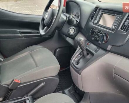 Червоний Ніссан NV200, об'ємом двигуна 2 л та пробігом 95 тис. км за 12300 $, фото 11 на Automoto.ua