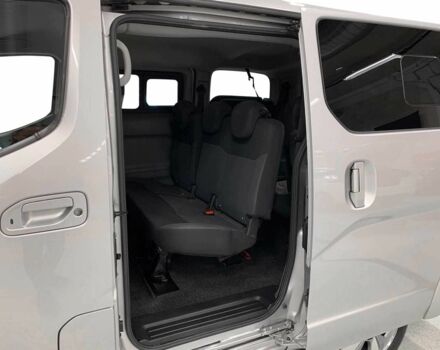 Серый Ниссан NV200, объемом двигателя 0 л и пробегом 75 тыс. км за 14400 $, фото 4 на Automoto.ua