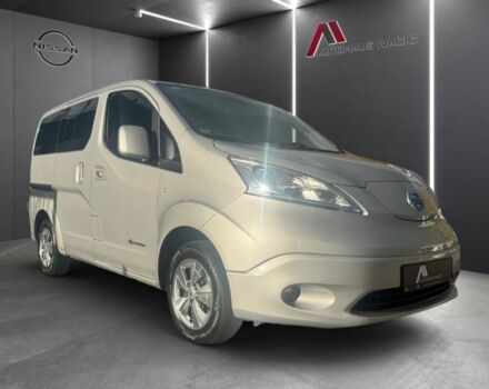 Серый Ниссан NV200, объемом двигателя 0 л и пробегом 65 тыс. км за 15409 $, фото 3 на Automoto.ua