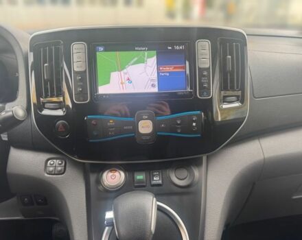 Серый Ниссан NV200, объемом двигателя 0 л и пробегом 65 тыс. км за 15409 $, фото 7 на Automoto.ua