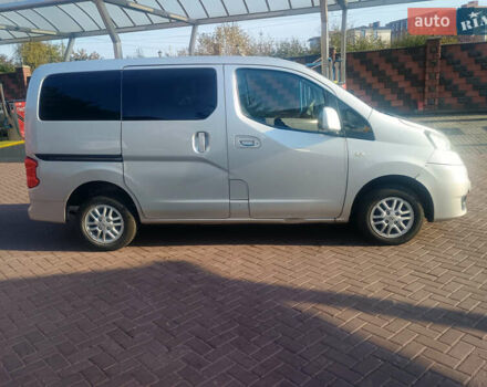 Сірий Ніссан NV200, об'ємом двигуна 1.46 л та пробігом 187 тис. км за 8750 $, фото 3 на Automoto.ua