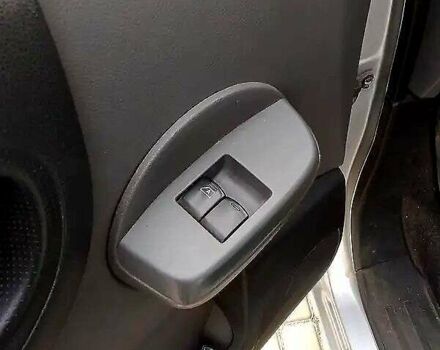 Серый Ниссан NV200, объемом двигателя 1.46 л и пробегом 300 тыс. км за 8000 $, фото 5 на Automoto.ua