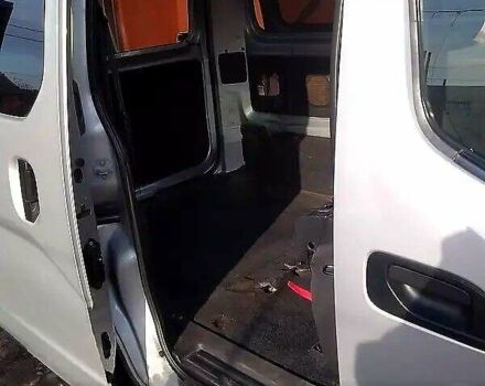 Серый Ниссан NV200, объемом двигателя 1.46 л и пробегом 300 тыс. км за 8000 $, фото 1 на Automoto.ua