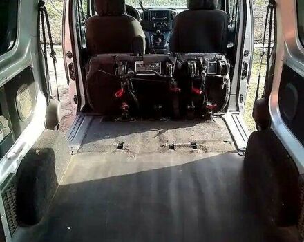 Серый Ниссан NV200, объемом двигателя 1.46 л и пробегом 300 тыс. км за 8000 $, фото 6 на Automoto.ua