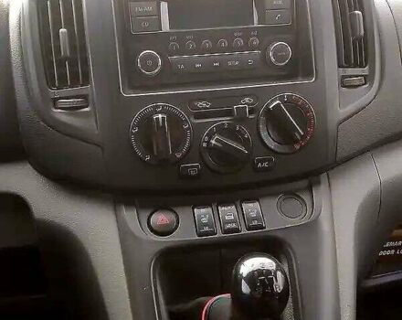 Серый Ниссан NV200, объемом двигателя 1.46 л и пробегом 300 тыс. км за 8000 $, фото 2 на Automoto.ua