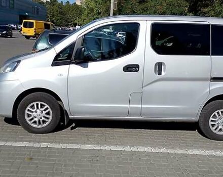 Серый Ниссан NV200, объемом двигателя 1.46 л и пробегом 300 тыс. км за 8000 $, фото 9 на Automoto.ua