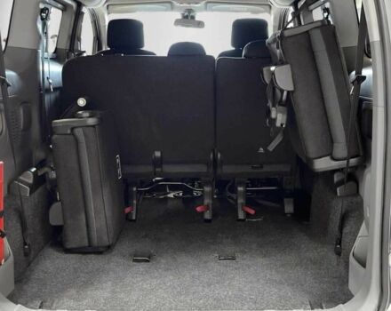 Сірий Ніссан NV200, об'ємом двигуна 0 л та пробігом 70 тис. км за 16300 $, фото 4 на Automoto.ua