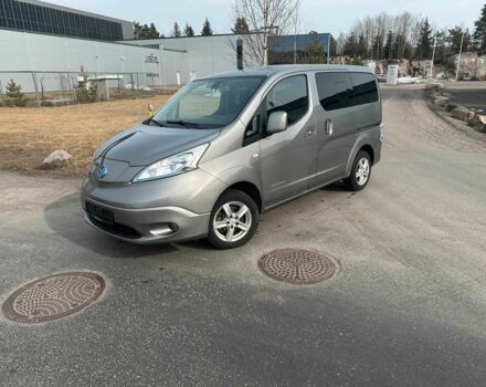 Серый Ниссан NV200, объемом двигателя 0 л и пробегом 90 тыс. км за 14000 $, фото 3 на Automoto.ua