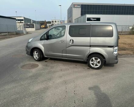 Серый Ниссан NV200, объемом двигателя 0 л и пробегом 90 тыс. км за 14000 $, фото 10 на Automoto.ua