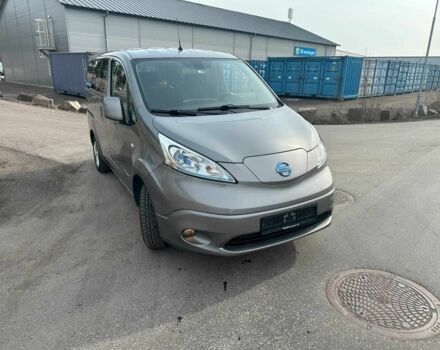 Серый Ниссан NV200, объемом двигателя 0 л и пробегом 90 тыс. км за 14000 $, фото 2 на Automoto.ua