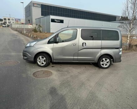 Серый Ниссан NV200, объемом двигателя 0 л и пробегом 90 тыс. км за 14000 $, фото 6 на Automoto.ua