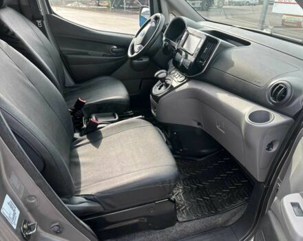 Серый Ниссан NV200, объемом двигателя 0 л и пробегом 90 тыс. км за 14000 $, фото 22 на Automoto.ua