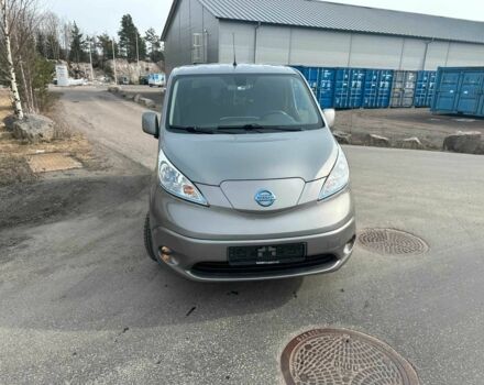 Серый Ниссан NV200, объемом двигателя 0 л и пробегом 90 тыс. км за 14000 $, фото 12 на Automoto.ua