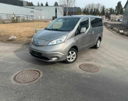 Серый Ниссан NV200, объемом двигателя 0 л и пробегом 90 тыс. км за 14000 $, фото 4 на Automoto.ua