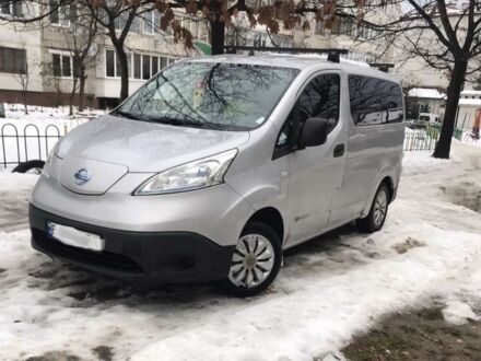 Сірий Ніссан NV200, об'ємом двигуна 0 л та пробігом 140 тис. км за 10800 $, фото 1 на Automoto.ua