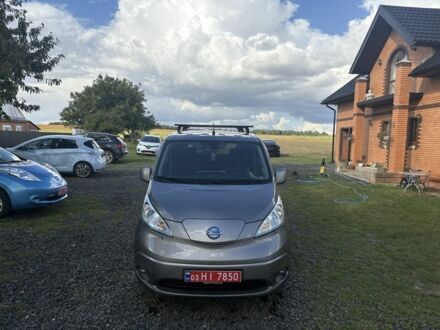 Серый Ниссан NV200, объемом двигателя 0 л и пробегом 102 тыс. км за 8300 $, фото 1 на Automoto.ua