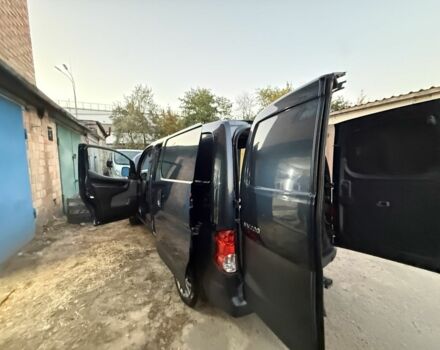 Синий Ниссан NV200, объемом двигателя 2 л и пробегом 184 тыс. км за 11000 $, фото 1 на Automoto.ua
