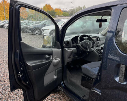 Синий Ниссан NV200, объемом двигателя 1.6 л и пробегом 274 тыс. км за 8700 $, фото 9 на Automoto.ua