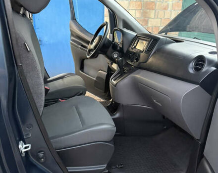 Синій Ніссан NV200, об'ємом двигуна 2 л та пробігом 185 тис. км за 11000 $, фото 10 на Automoto.ua