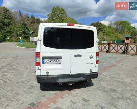Белый Ниссан NV2500, объемом двигателя 4 л и пробегом 112 тыс. км за 15500 $, фото 7 на Automoto.ua