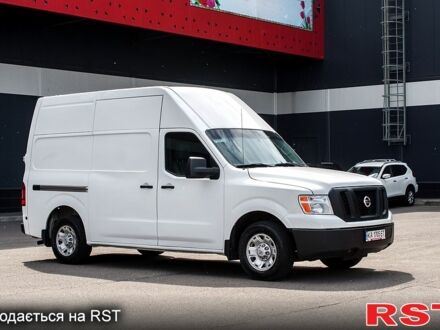 Белый Ниссан NV2500, объемом двигателя 4 л и пробегом 98 тыс. км за 14000 $, фото 1 на Automoto.ua