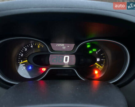 Белый Ниссан NV300, объемом двигателя 1.6 л и пробегом 232 тыс. км за 13300 $, фото 7 на Automoto.ua