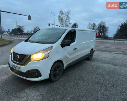 Белый Ниссан NV300, объемом двигателя 1.6 л и пробегом 232 тыс. км за 13300 $, фото 1 на Automoto.ua