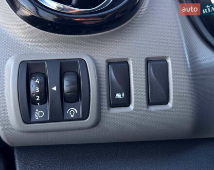 Білий Ніссан NV300, об'ємом двигуна 1.6 л та пробігом 185 тис. км за 16500 $, фото 10 на Automoto.ua