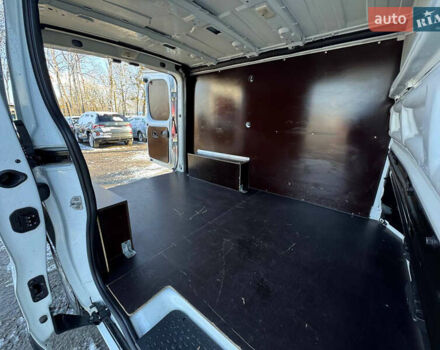 Білий Ніссан NV300, об'ємом двигуна 1.6 л та пробігом 185 тис. км за 16500 $, фото 12 на Automoto.ua