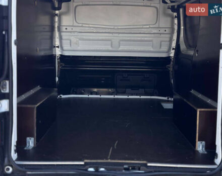 Білий Ніссан NV300, об'ємом двигуна 1.6 л та пробігом 185 тис. км за 16500 $, фото 11 на Automoto.ua