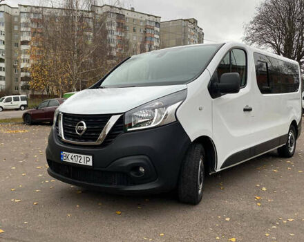 Белый Ниссан NV300, объемом двигателя 2 л и пробегом 151 тыс. км за 31000 $, фото 1 на Automoto.ua