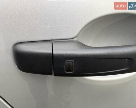 Сірий Ніссан NV300, об'ємом двигуна 2 л та пробігом 203 тис. км за 23900 $, фото 11 на Automoto.ua