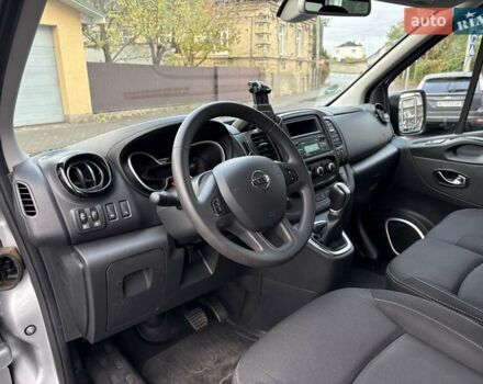 Сірий Ніссан NV300, об'ємом двигуна 2 л та пробігом 207 тис. км за 25500 $, фото 10 на Automoto.ua