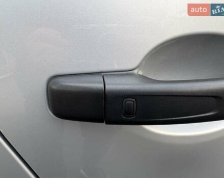 Сірий Ніссан NV300, об'ємом двигуна 2 л та пробігом 207 тис. км за 25500 $, фото 9 на Automoto.ua