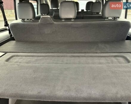 Сірий Ніссан NV300, об'ємом двигуна 2 л та пробігом 207 тис. км за 25500 $, фото 26 на Automoto.ua